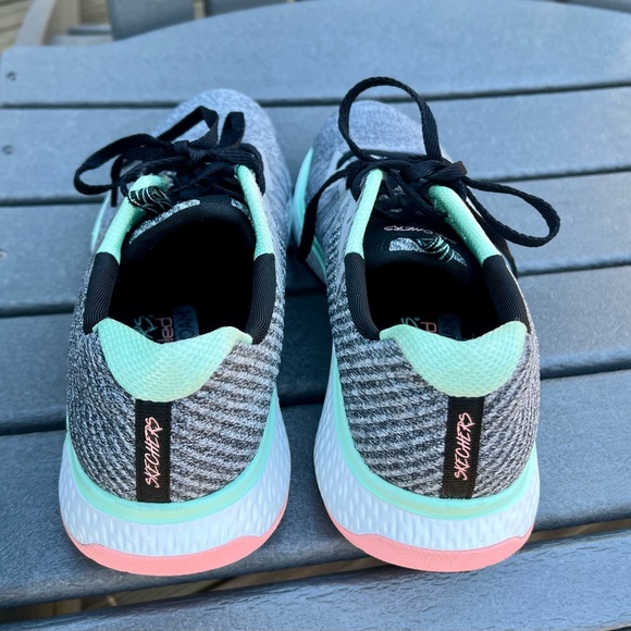 Skechers Woman’s Neutral Knit Sneaker with Memory Foam 9 - Picture 5 of 9